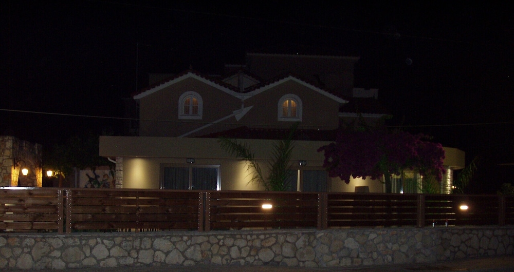 Paradise Apartments — Hotel building in Laganas, Ionian Islands