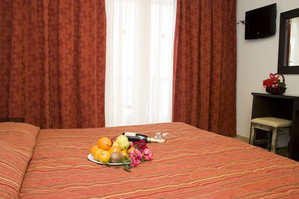 Paradise Apartments — Hotel rooms in Laganas, Ionian Islands