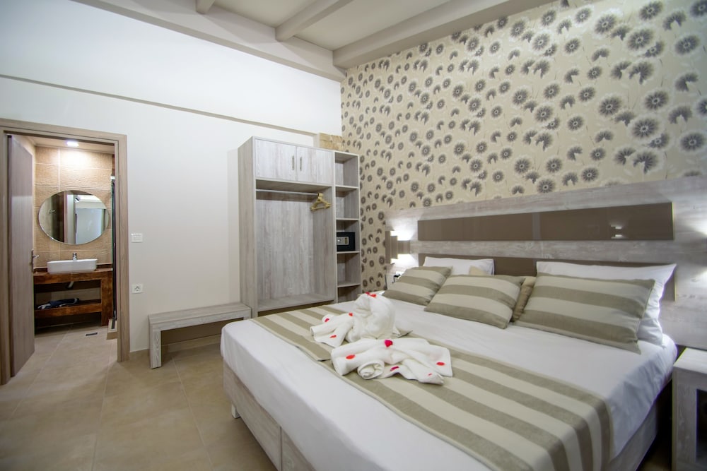 Paradise Apartments — Hotel rooms in Laganas, Ionian Islands
