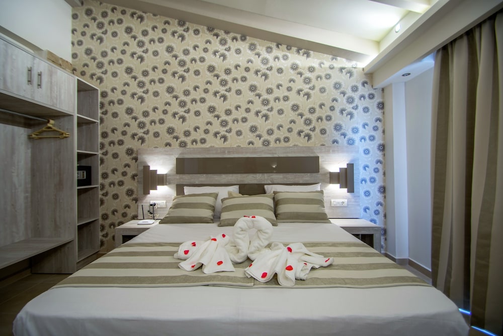 Paradise Apartments — Hotel rooms in Laganas, Ionian Islands