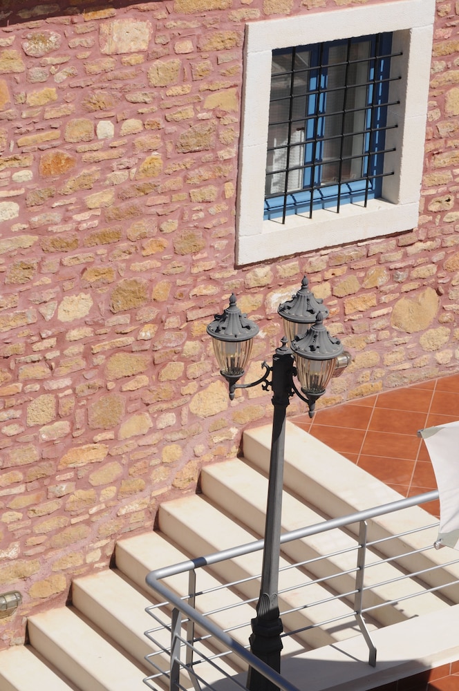 Metohi Georgila — Hotel building in Platanias