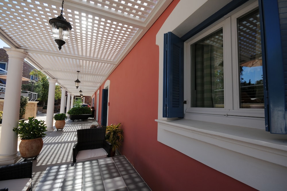 Metohi Georgila — Hotel building in Platanias