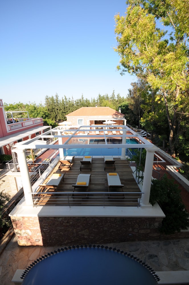 Metohi Georgila — Swimming pool in Platanias