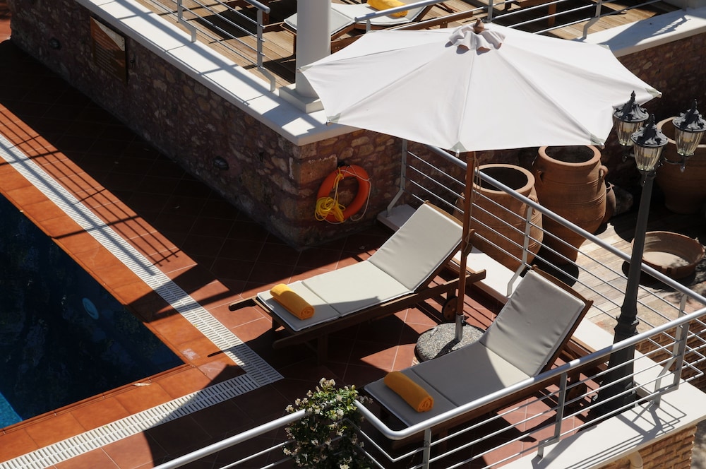 Metohi Georgila — Swimming pool in Platanias