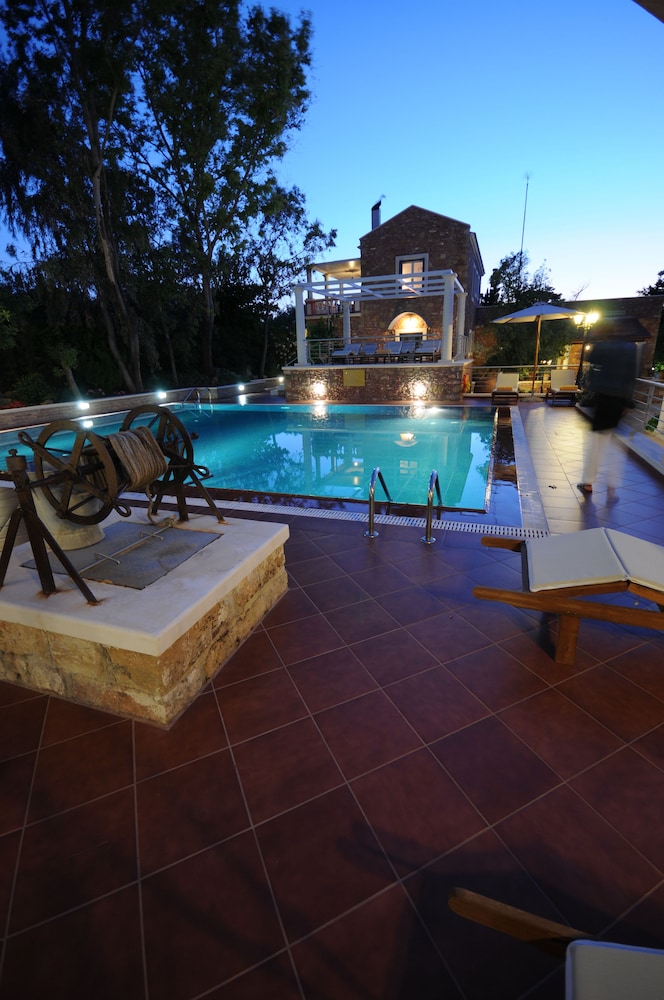 Metohi Georgila — Swimming pool in Platanias