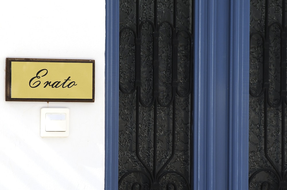 Metohi Georgila — Hotel building in Platanias