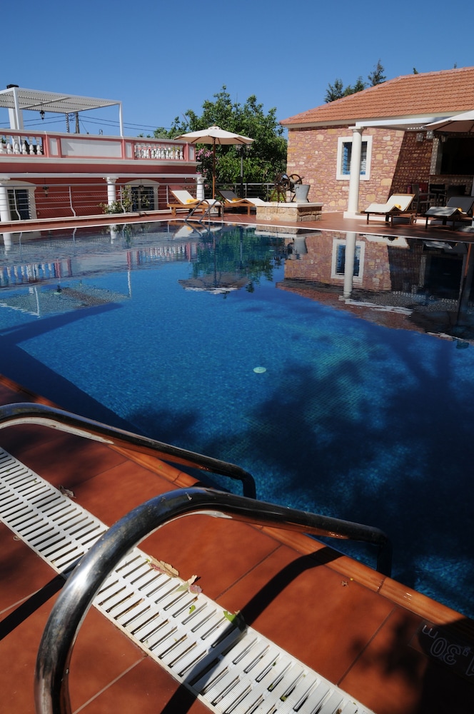 Metohi Georgila — Swimming pool in Platanias