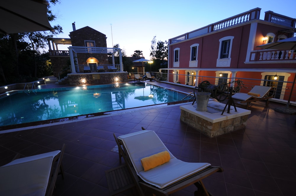 Metohi Georgila — Swimming pool in Platanias