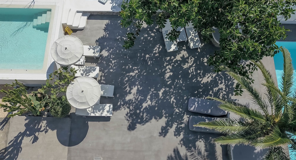 La Stella Stay — Hotel building in Glastros, South Aegean