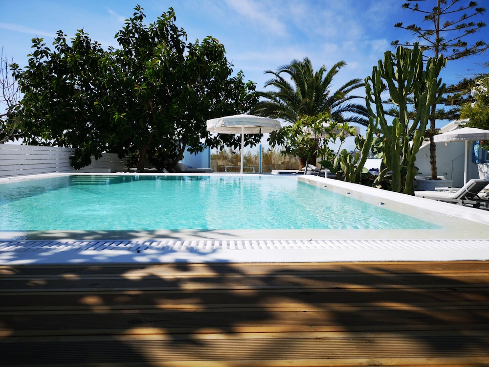 La Stella Stay — Swimming pool in Glastros, South Aegean
