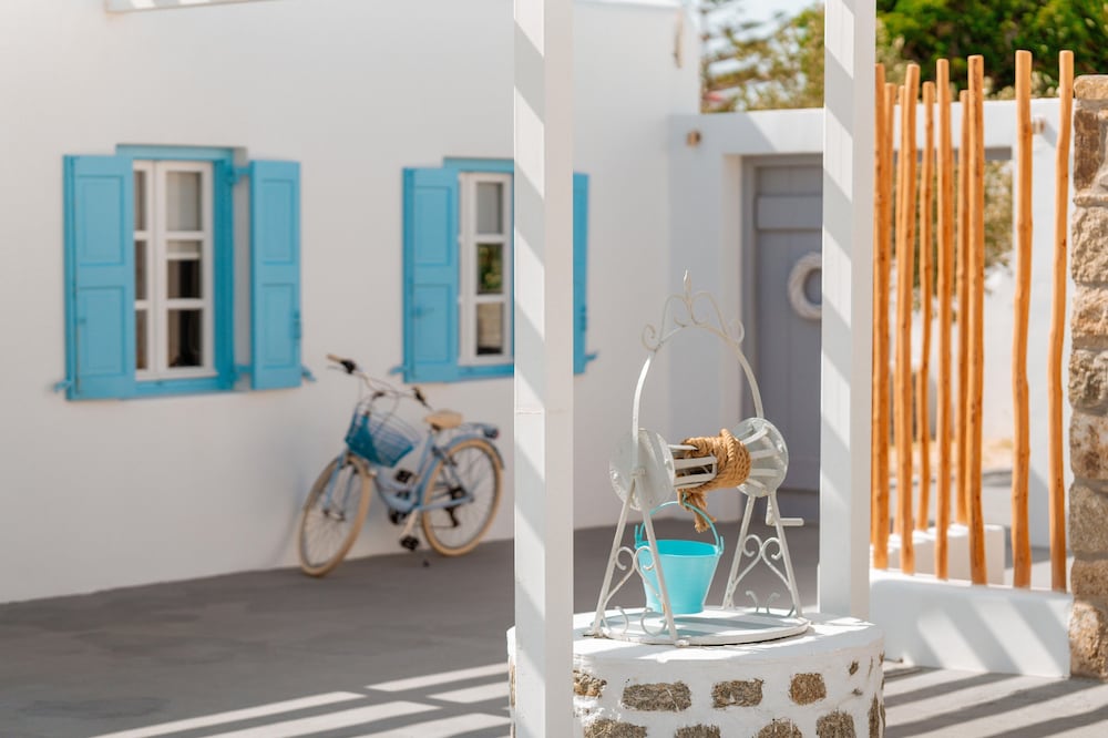 La Stella Stay — Hotel building in Glastros, South Aegean