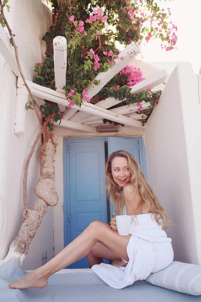 La Stella Stay — Hotel building in Glastros, South Aegean