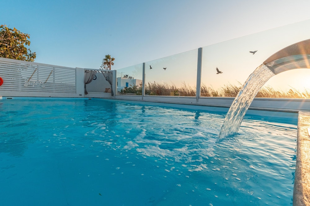 La Stella Stay — Swimming pool in Glastros, South Aegean