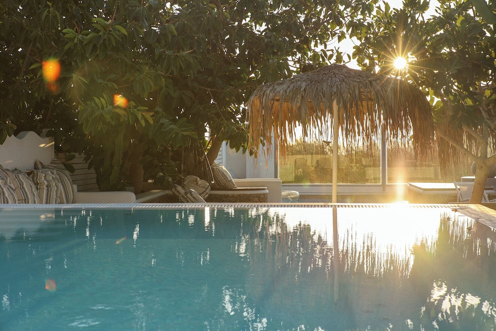 La Stella Stay — Swimming pool in Glastros, South Aegean