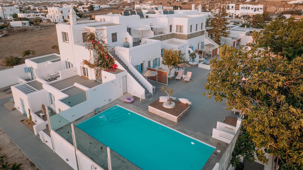 La Stella Stay — Swimming pool in Glastros, South Aegean