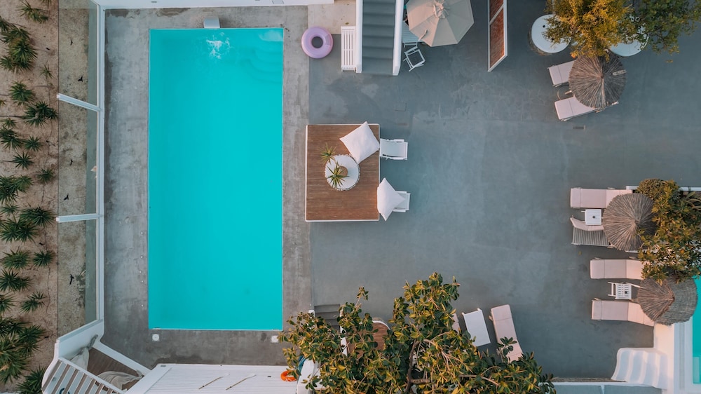 La Stella Stay — Swimming pool in Glastros, South Aegean