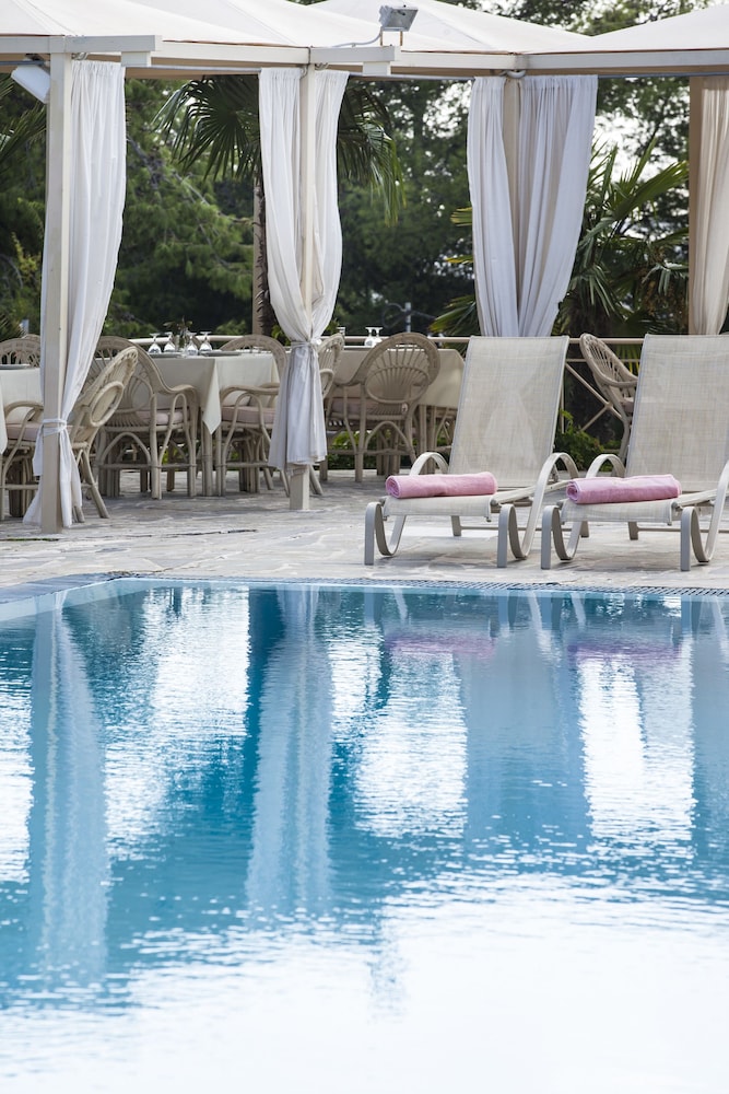 Princess Hotel — Swimming pool in Lassi, Ionian Islands