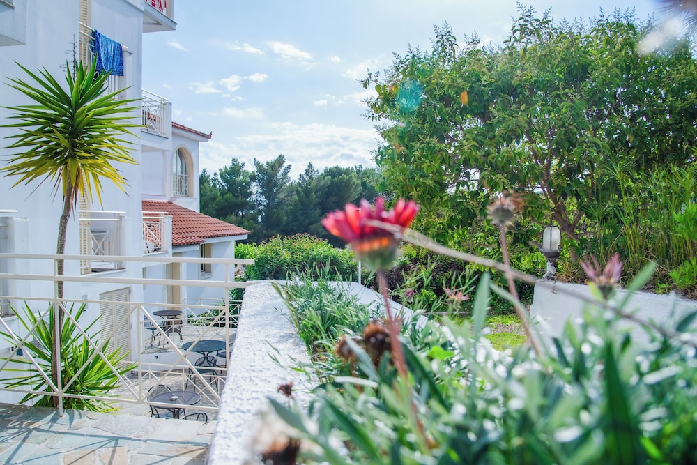 Princess Hotel — Hotel building in Lassi, Ionian Islands
