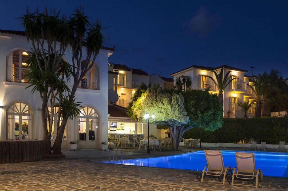 Princess Hotel — Swimming pool in Lassi, Ionian Islands