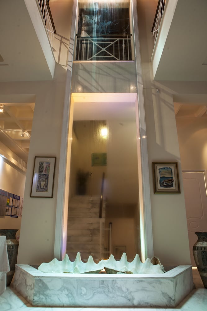 Princess Hotel — Hotel building in Lassi, Ionian Islands