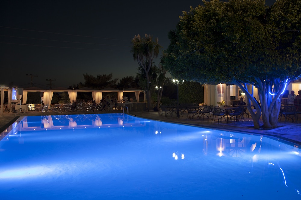 Princess Hotel — Swimming pool in Lassi, Ionian Islands