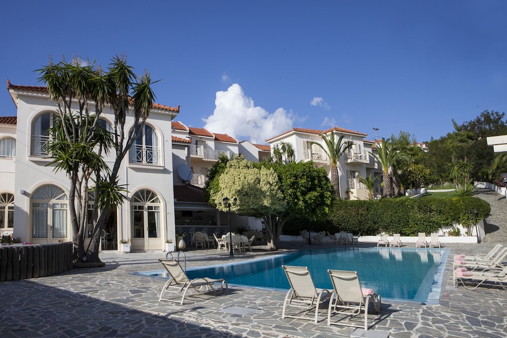 Princess Hotel — Swimming pool in Lassi, Ionian Islands