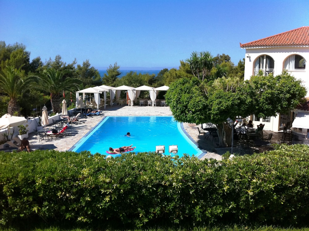 Princess Hotel — Swimming pool in Lassi, Ionian Islands