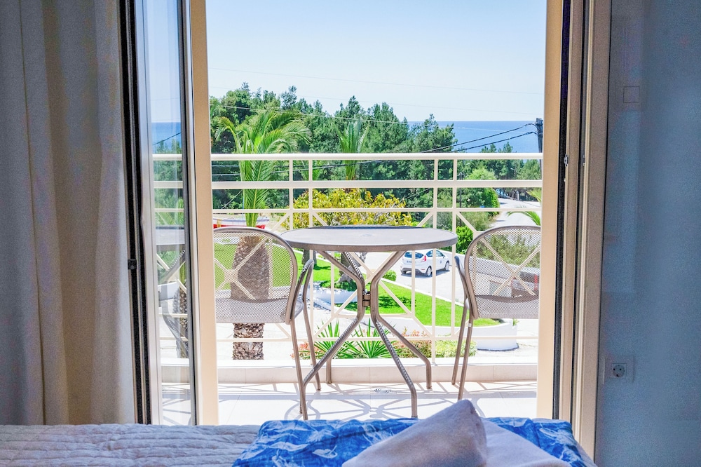 Princess Hotel — Hotel rooms in Lassi, Ionian Islands