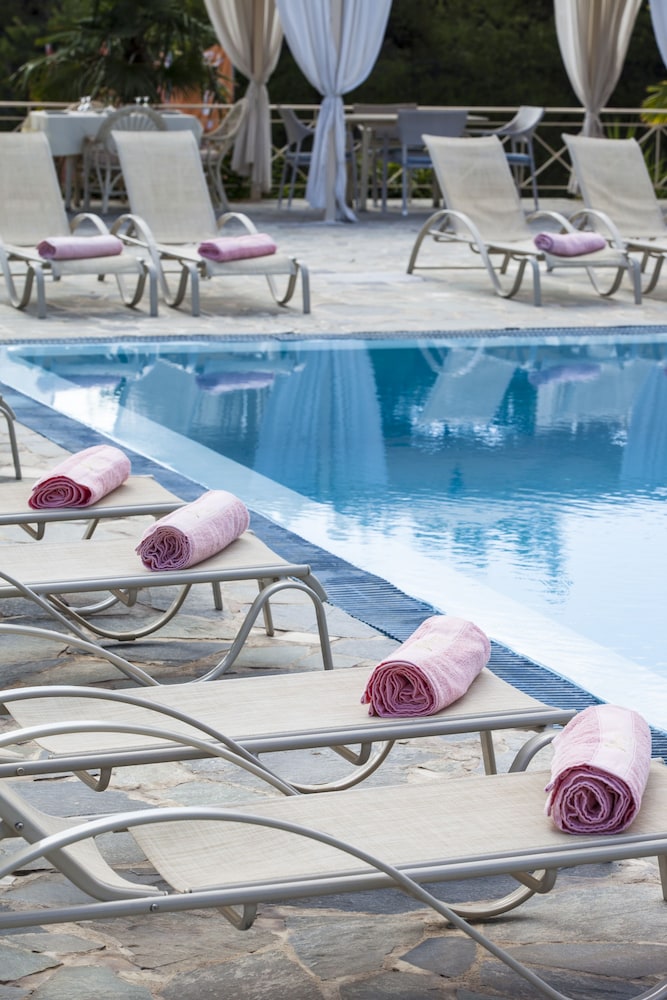 Princess Hotel — Swimming pool in Lassi, Ionian Islands
