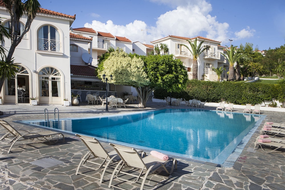 Princess Hotel — Swimming pool in Lassi, Ionian Islands