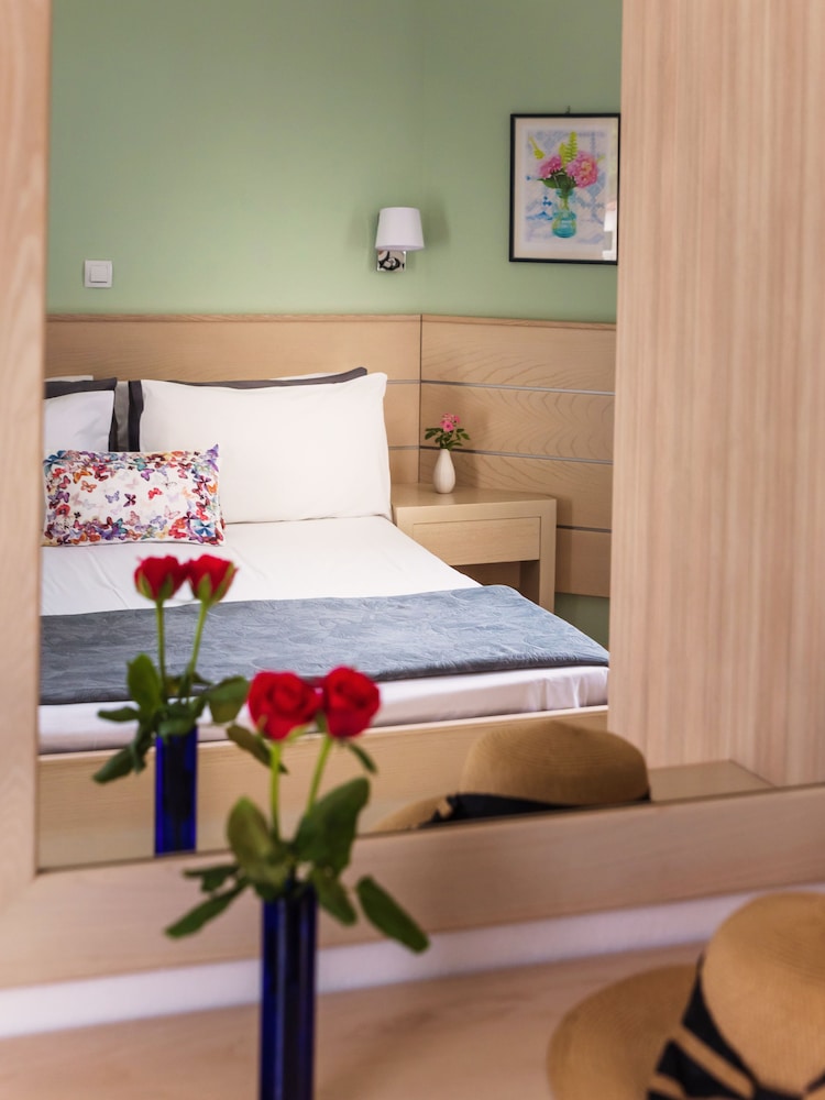 Melissa Apartments, Studios & Suites — Hotel rooms in Malia