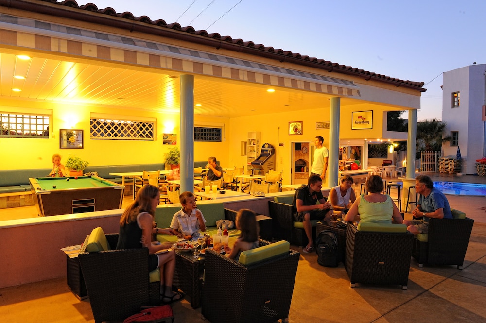Melissa Apartments, Studios & Suites — Restaurant & bars in Malia