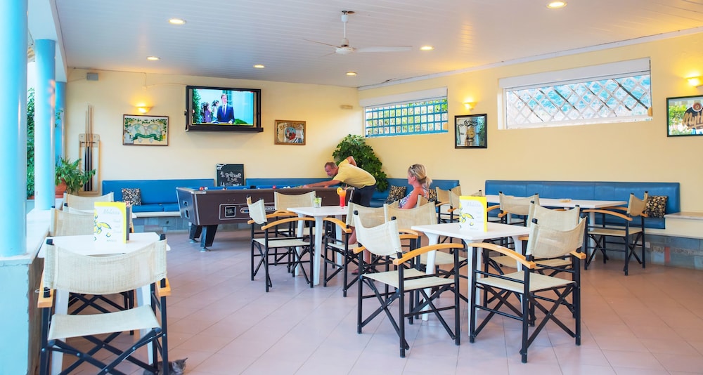 Melissa Apartments, Studios & Suites — Restaurant & bars in Malia