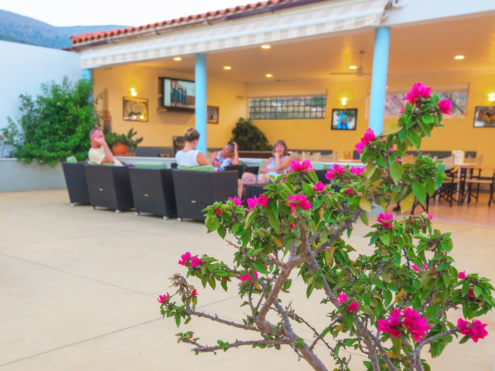 Melissa Apartments, Studios & Suites — Hotel building in Malia