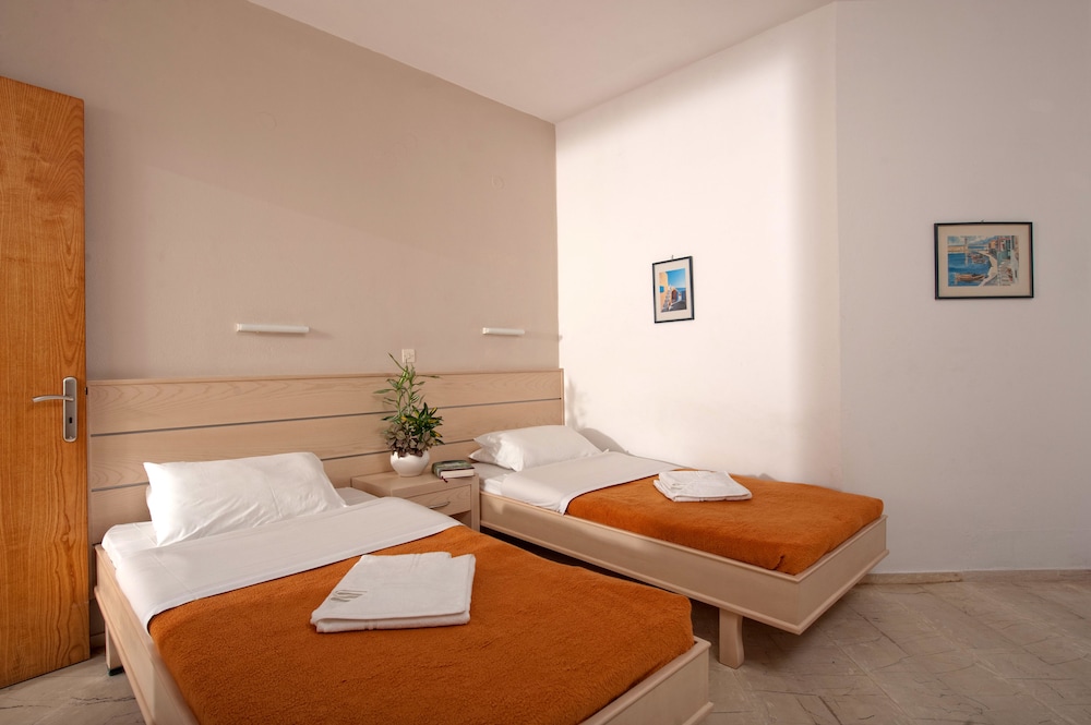 Melissa Apartments, Studios & Suites — Hotel rooms in Malia