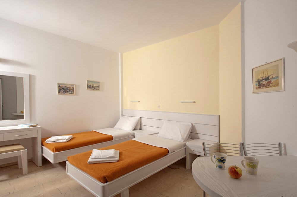 Melissa Apartments, Studios & Suites — Hotel rooms in Malia