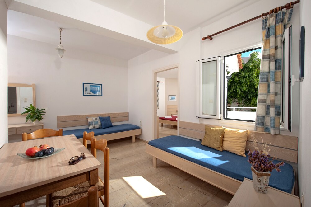 Melissa Apartments, Studios & Suites — Hotel rooms in Malia