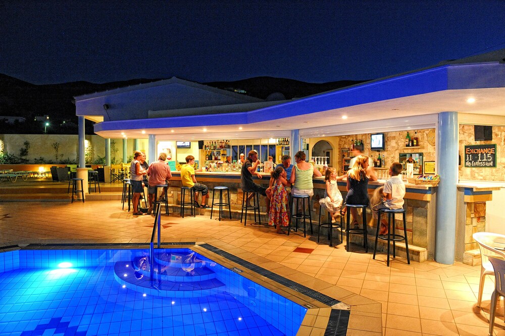 Melissa Apartments, Studios & Suites — Restaurant & bars in Malia