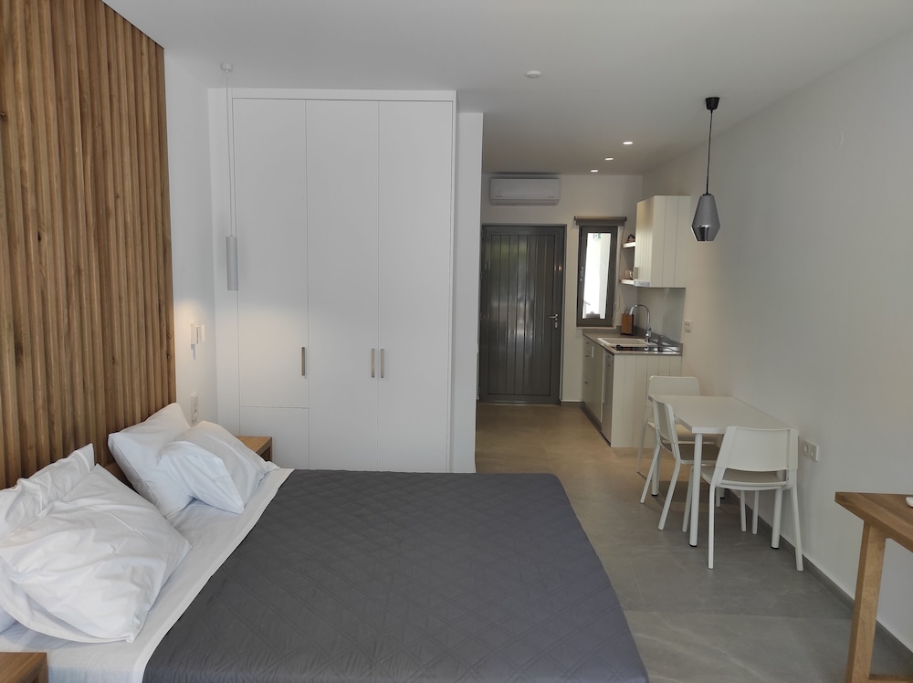 Melissa Apartments, Studios & Suites — Hotel rooms in Malia