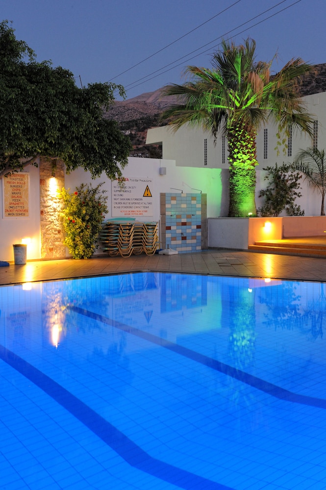 Melissa Apartments, Studios & Suites — Swimming pool in Malia