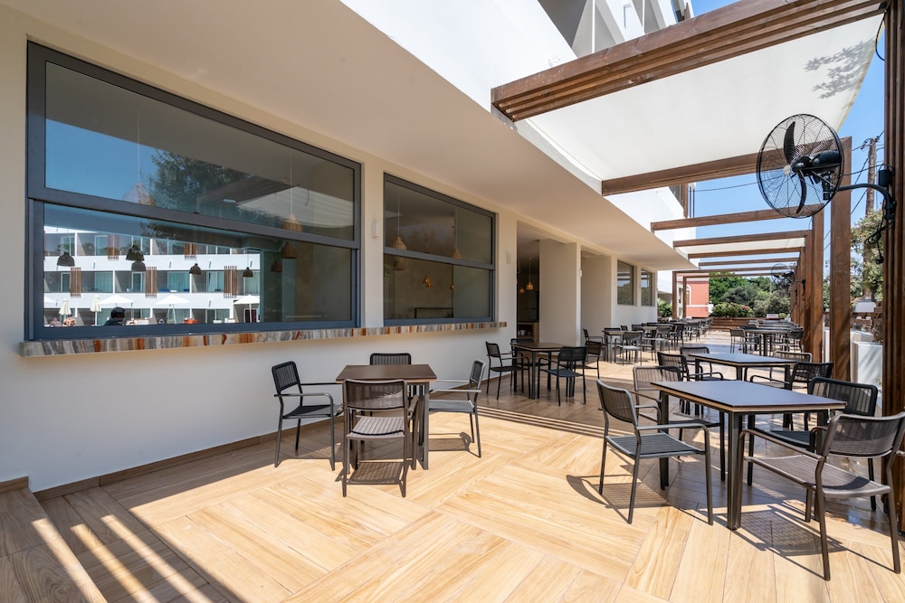 Castellum Suites — Restaurant & bars in Rhodes Town, South Aegean