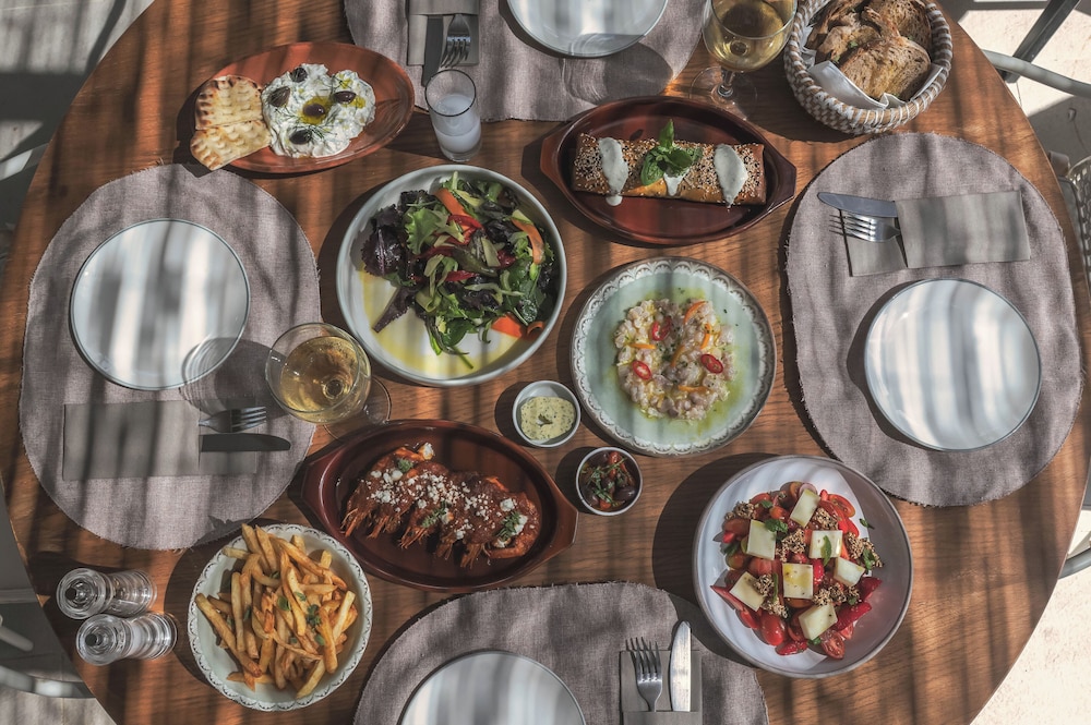 Erietta Aparthotel — Restaurant & bars in Tsilivi, Ionian Islands