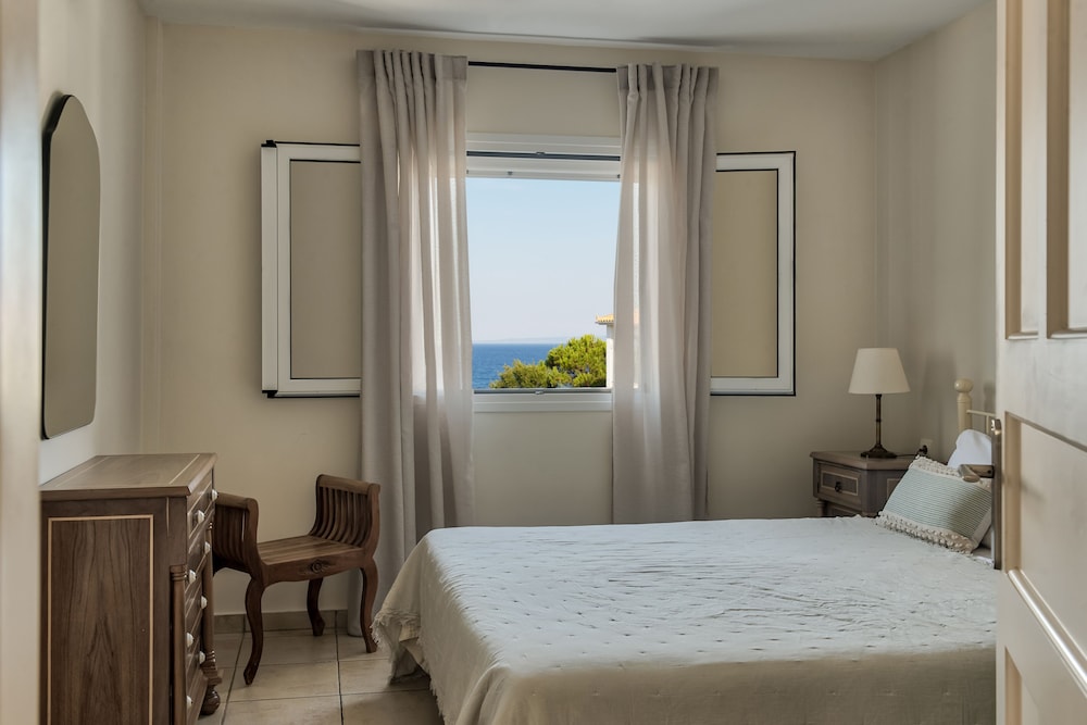 Erietta Aparthotel — Hotel rooms in Tsilivi, Ionian Islands