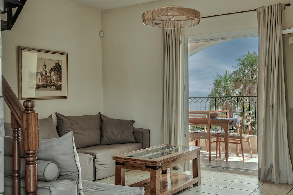 Erietta Aparthotel — Hotel rooms in Tsilivi, Ionian Islands
