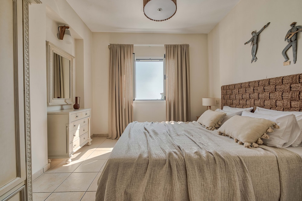 Erietta Aparthotel — Hotel rooms in Tsilivi, Ionian Islands