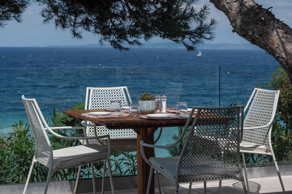 Erietta Aparthotel — Restaurant & bars in Tsilivi, Ionian Islands