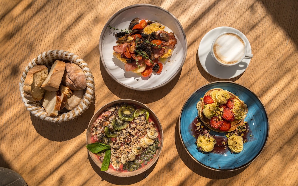 Erietta Aparthotel — Restaurant & bars in Tsilivi, Ionian Islands