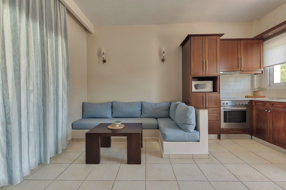 Erietta Aparthotel — Hotel rooms in Tsilivi, Ionian Islands