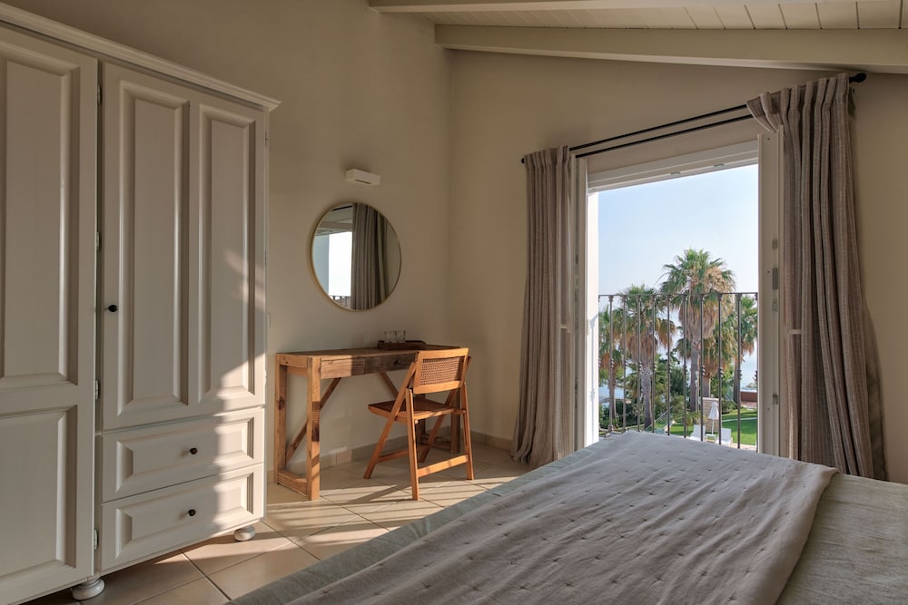 Erietta Aparthotel — Hotel rooms in Tsilivi, Ionian Islands