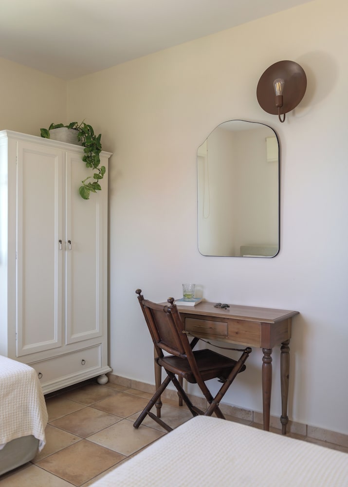 Erietta Aparthotel — Hotel rooms in Tsilivi, Ionian Islands